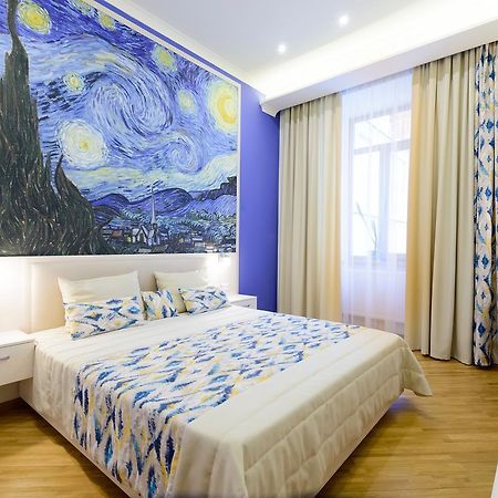 Vip Апартаменти Ван Гог На Площі Ринок Lviv Dış mekan fotoğraf
