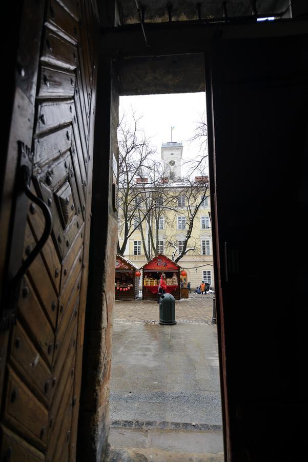 Vip Апартаменти Ван Гог На Площі Ринок Lviv Dış mekan fotoğraf